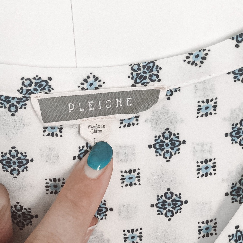 Pleione Printed Blouse - Picture 3 of 5